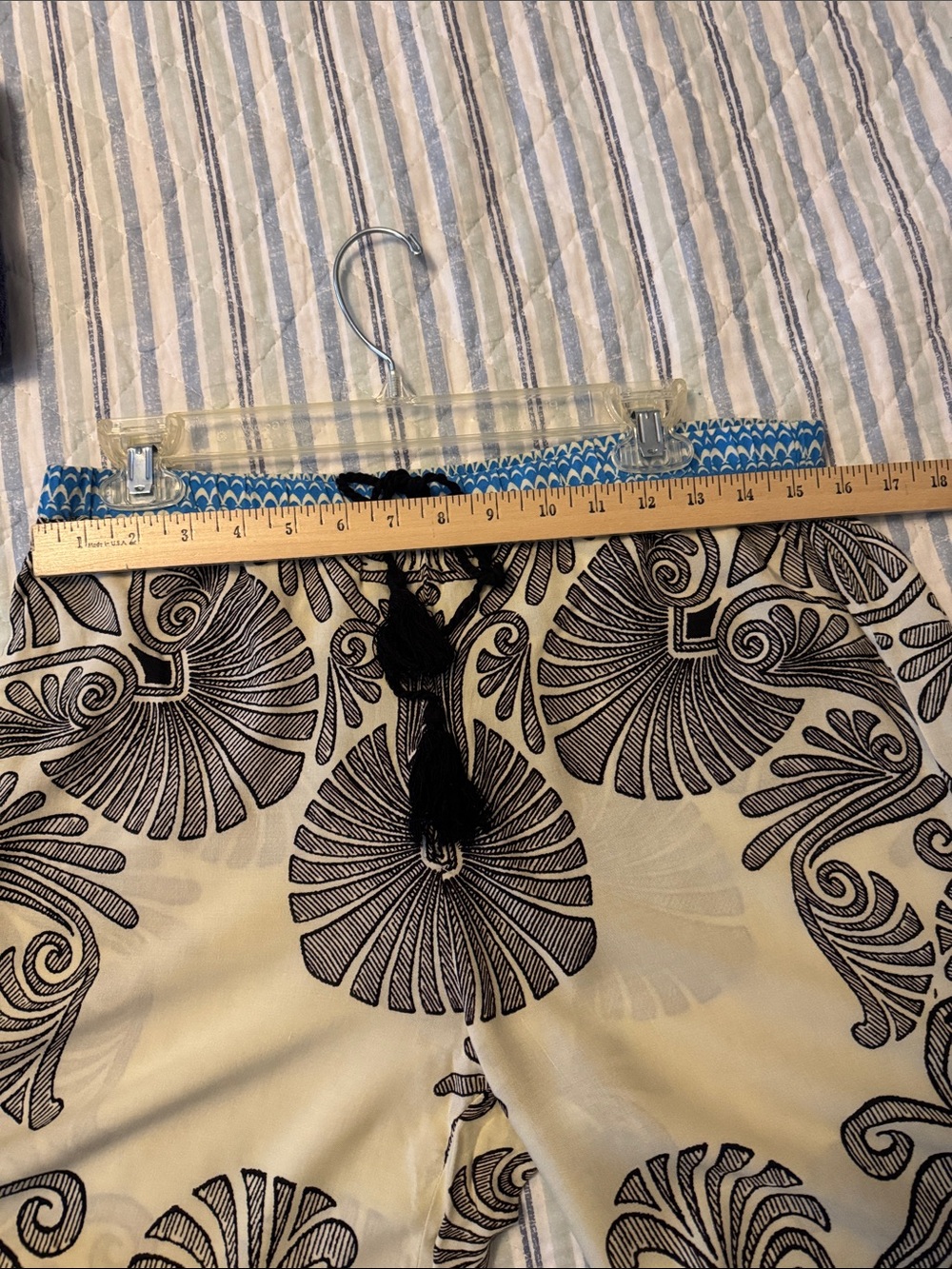 Women’s Cream & Multicolor Printed Pants - Picture 4 of 7